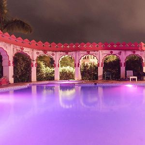 The Country Side Resorts